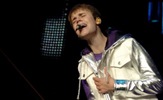 Justina Bieberja na koncertu v Sidneyu obmetavali z jajci !