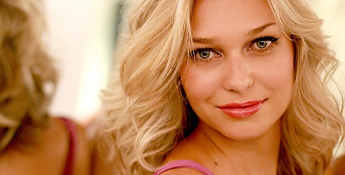 Sonja Kovač kao Christina Applegate