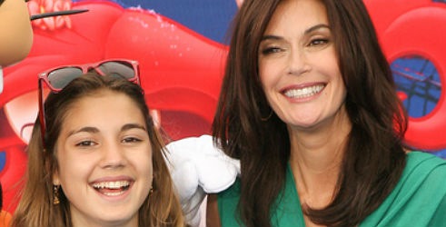 Teri Hatcher s kćerkom uživa u našem moru!