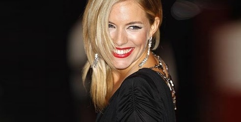 Sienna Miller odriče se karijere zbog putovanja?