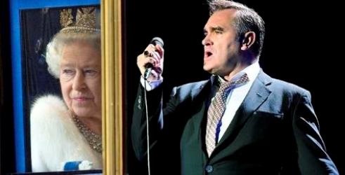Morrissey izvrijeđao britansku kraljicu optužujući je za fašizam