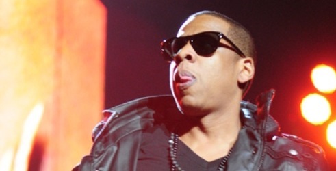Govorice o nezvestobi: Jay-Z opažen v objemu druge ženske 