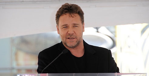 Russell Crowe: Obrezivanje je barbarski čin, zar Bogu zaista treba naša kožica?