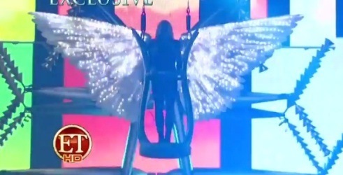 VIDEO: Angel ali princesa? Britney Spears je poletela