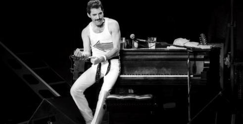 Iluzija Freddieja Mercuryja: Queen vračajo slovitega pevca