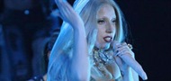 Lady Gaga pjevala na mikrofon u obliku penisa