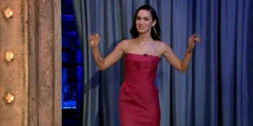 Video: Evo zašto je Megan Fox na tronu naglupljih glumica
