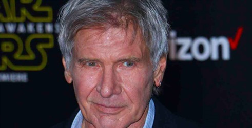 Glumac Harrison Ford izbegao sudar sa putničkim avionom