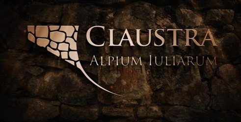 Claustra