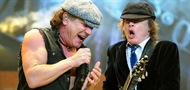 Koncert grupe AC/DC na miniranom aerodromu?