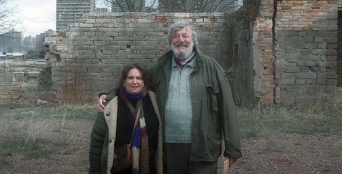 Stephen Fry i Lena Dunham na putovanju su kroz prošlost u filmu Treasure