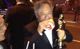 Ang Lee je oskarja proslavil s hamburgerjem