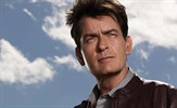 Charlie Sheen se želi pomiriti s kreatorom serije 'Dva i pol muškarca'?