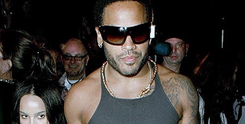 Lenny Kravitz že dve leti živi na Bahamih ... v prikolici