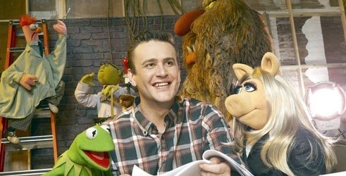 Današnji otroci potrebujejo Muppete, trdi Jason Segel