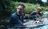 Ethan Hawke nosi zlato i očaj kroz divljinu u filmu "The Weight"