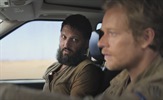 Alfie Allen i Shazad Latif bježe s uranom kroz Saharu u seriji "Atomic"
