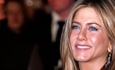 Jennifer Aniston ljutita pobjegla sa spoja naslijepo