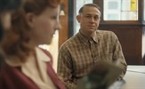 Charlie Hunnam transformirao se u monstruma Eda Geina u službenom traileru