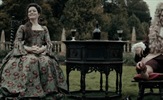 Claire Foy i Richard E. Grant u crnoj komediji "Savage House"