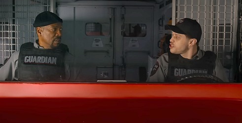 Eddie Murphy i Pete Davidson prisiljeni su na pljačku u najavi za The Pickup