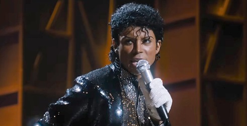 Michael se približio zaradi od milijarde dolara