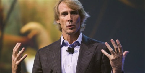 VIDEO: Michael Bay pobjegao s pozornice glavom bez obzira!