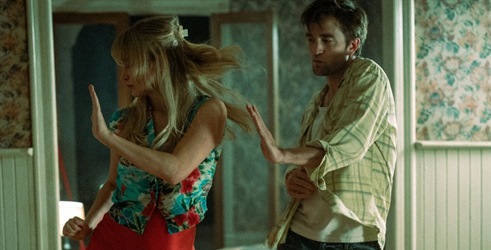 Jennifer Lawrence i Robert Pattinson u filmu Die My Love