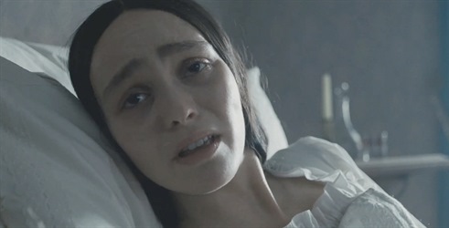 Lily Rose-Depp i Bill Skarsgård u traileru za horor Nosferatu