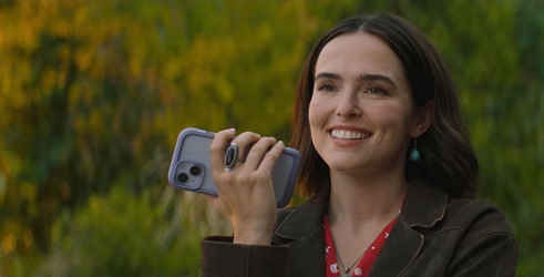 Zoey Deutch i Nick Robinson pronalaze ljubav preko pogrešno primljenih poruka