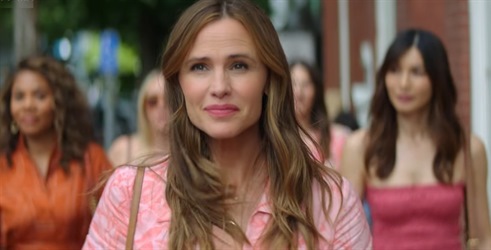 Jennifer Garner predvodi vrhunsku glumačku postavu nove serije The Five-Star Weekend