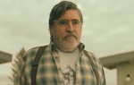 Alfred Molina istražuje mračnu stranu odmarališta u novoj najavi za 