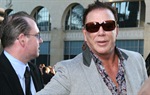 Mickey Rourke u ulozi gay ragbi igrača