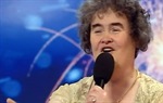 Video: Neugledna Susan Boyle glasom pomela Britaniju