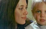 Video: Angelina objavila video u spomen na majku