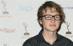 Angus T. Jones izbačen iz 