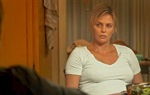 Charlize Theron je iscrpljena majka u novom filmu 