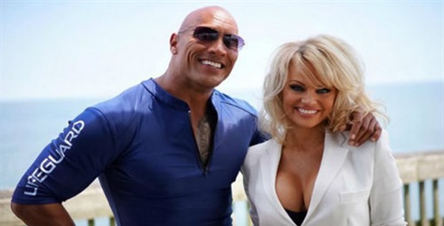 Pamela Anderson ponovo u „Čuvarima plaže“