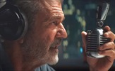 Mel Gibson je radijski voditelj suočen s opasnom prijetnjom