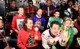 Jimmy Fallon, One Direction i The Roots vam žele sretan Božić