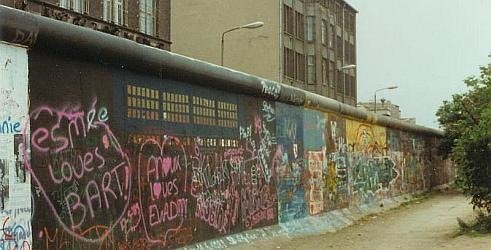 Pad Berlinskog zida - Od podijeljene Njemačke do ujedinjenja