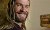 Najnoviji video o Thorovom životu na Zemlji
