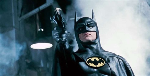 Majkl Kiton se vraća u ulozi Betmena u filmu Fleš
