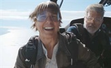Tom Cruise skočio iz aviona na setu "Nemoguće misije" i najavio "Top Gun: Maverick"